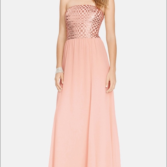 Beautiful blush bridesmaid / evening gown