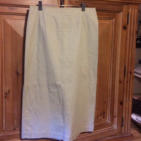 CLEARANCE Talbots light kahki cotton skirt