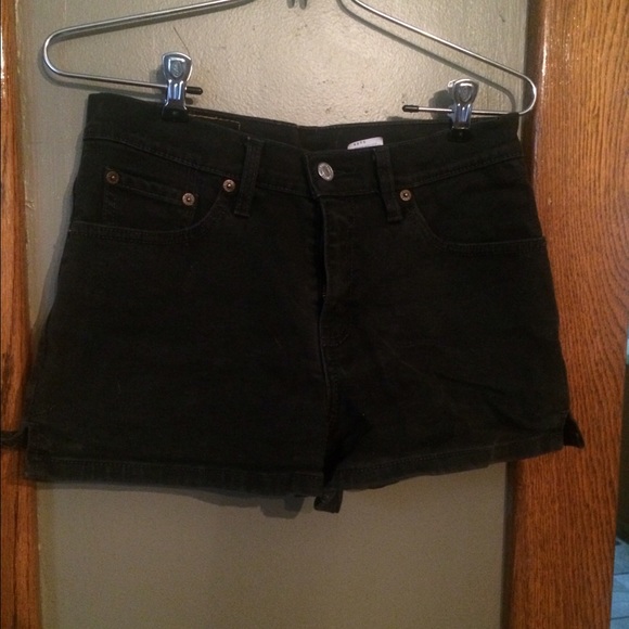 Levi's black shorts size 4