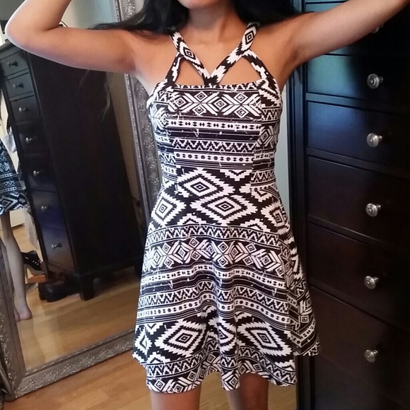 Tribal dress - Picture 3 of 3