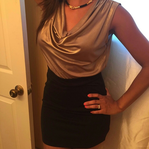 Gold and black dress - Picture 2 of 4