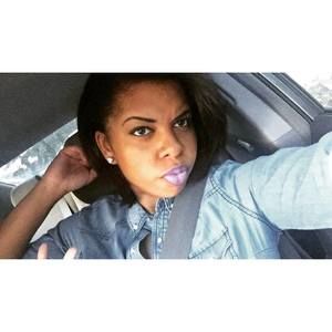 Meet your Posher, Chanel