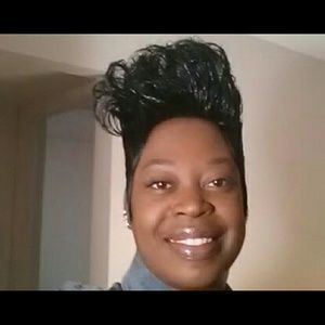 Meet your Posher, Keisha