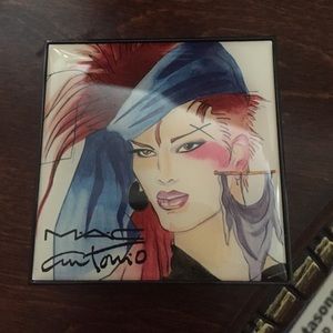 Mac cosmetics limited edition eye shadow palette