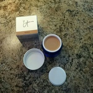 It cosmetics bye bye under eye