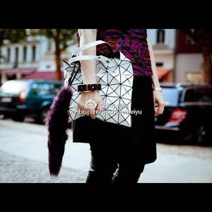 Meet your Posher, Yi