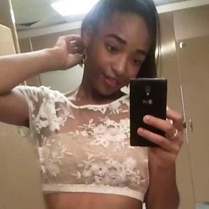 Meet your Posher, Cabrina