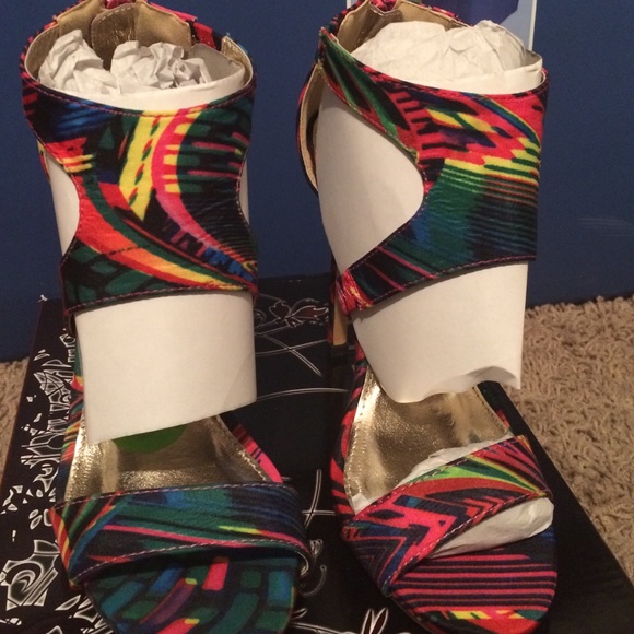 Heals - Picture 2 of 3