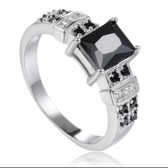 2xHP 🎉🎁 Blk & White Sapphire Ring 18kt GF - Picture 4 of 4