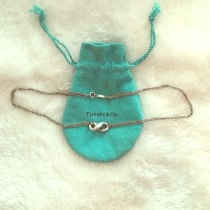 Double chain infinity necklace.