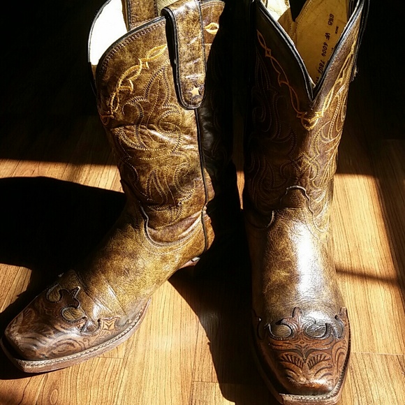 SOLD LOCALLY Tony Lama Womens Overlay cowboy boots
