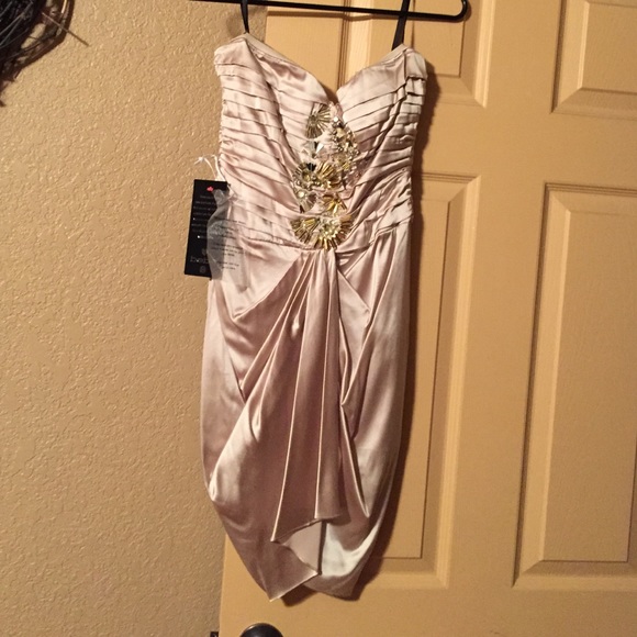 Never worn - Picture 3 of 3