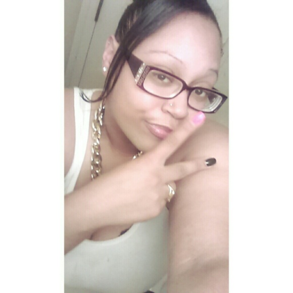 Meet your Posher, Yalanda