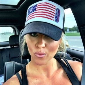 Meet your Posher, Pamela