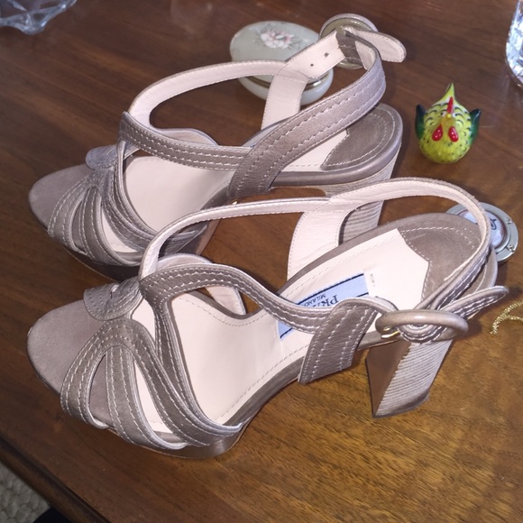 PRADA SHOES. - Picture 5 of 10
