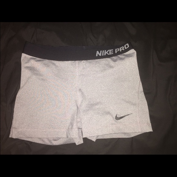 ON HOLD//Nike pro shorts