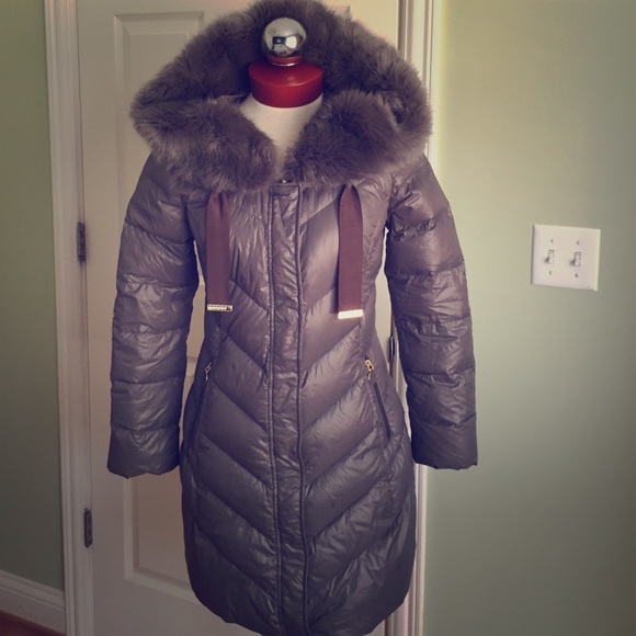 Tahari Coat w/hood Removable Fur Collar - XS