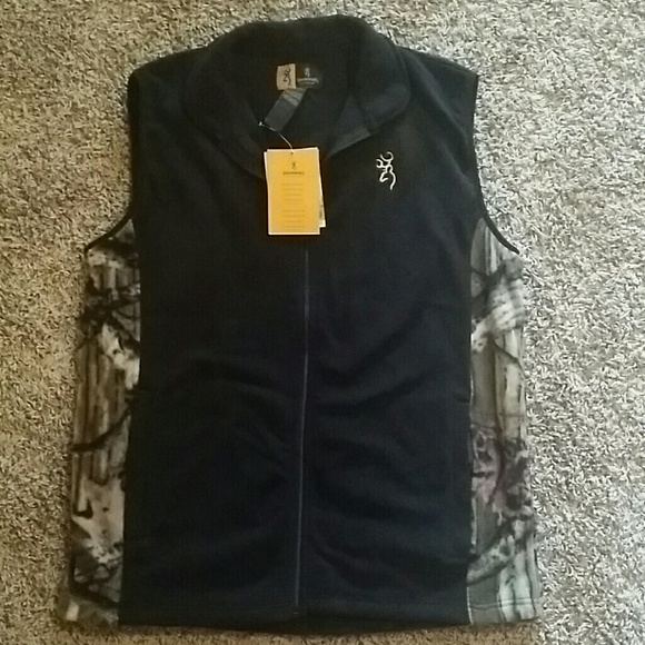 Mens Browning vest size M NWT