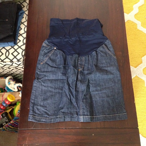 Liz Lange maternity denim skirt