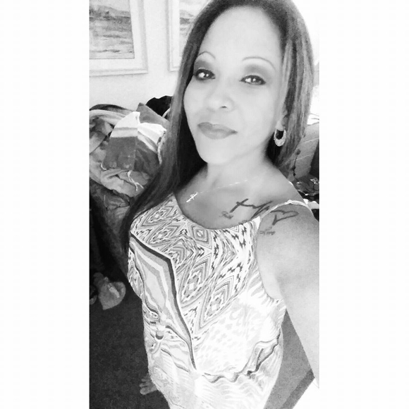 Meet your Posher, Sandra - Picture 1 of 1