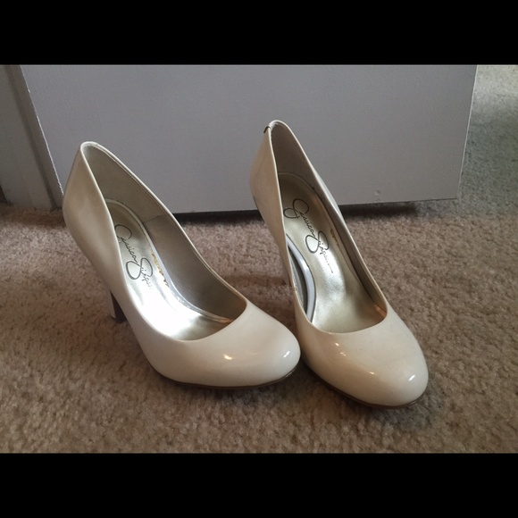Jessica Simpson  patent pumps