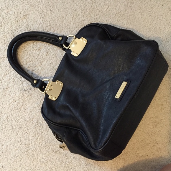 Steve Madden black & gold bag 😊