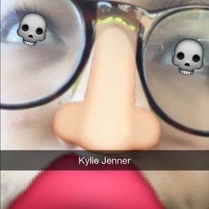 Meet your Posher, Yvette