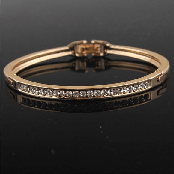 New  18K. Gold Filled Bangle