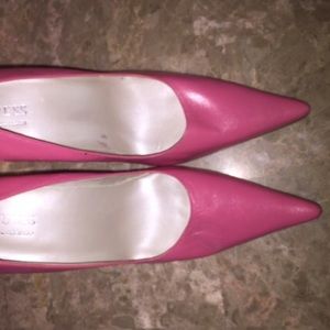 Brand new Guess heels-Size 7.5-pink