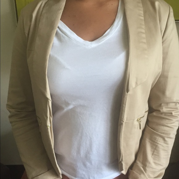 Blazer - Picture 2 of 3