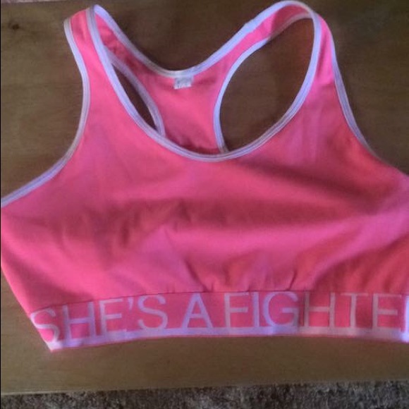 NEW WITHOUT TAGS UA Sports bra
