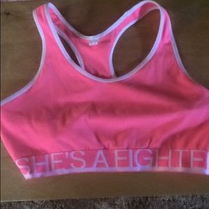 NEW WITHOUT TAGS UA Sports bra