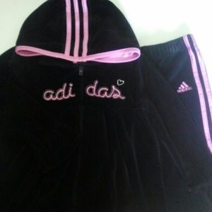 Adidas velour Sweatsuit 💋💕💋