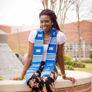 Meet your Posher, Tola