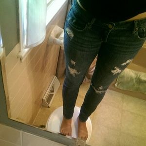 Distressed Abercrombie & Fitch skinny jeans