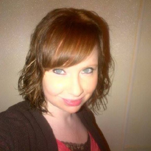 Meet your Posher, Mindy - Picture 1 of 1