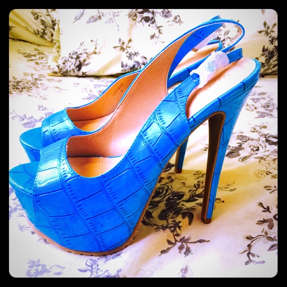 Blue Lutisha slingback platform pump