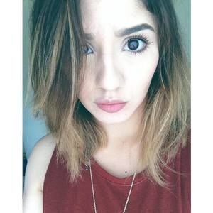 Meet your Posher, Alejandra