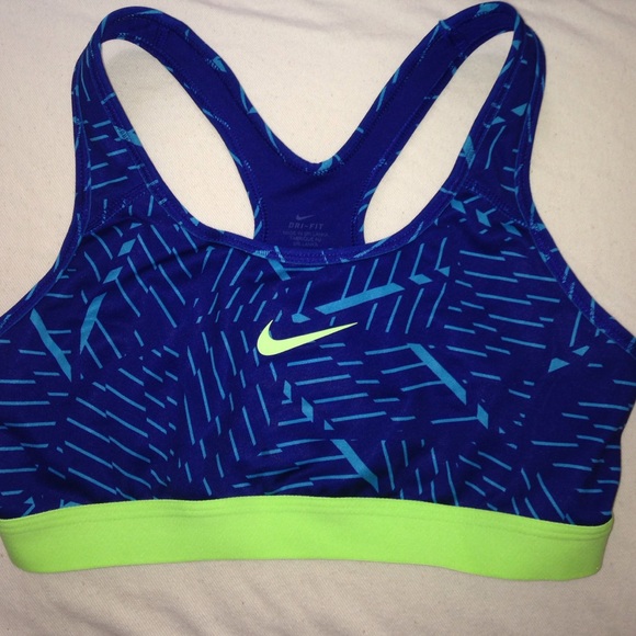 Like New Nike dry fit sports bra M