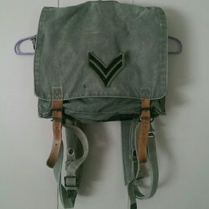 Grunge army wwll backpack with patch