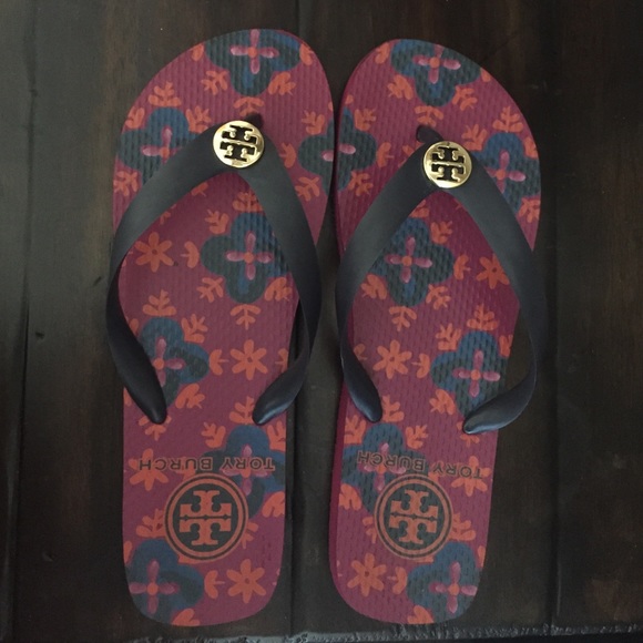 Tory burch flip flop s sandals 6 (between 5-7)