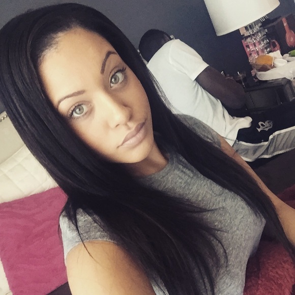 Meet your Posher, Nicole - Picture 1 of 1