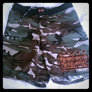 Boys nylon army print shorts, like new, sz S/M