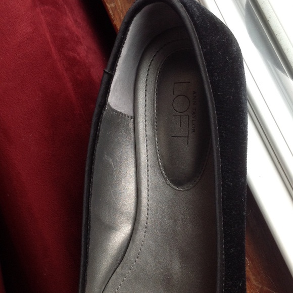 Shoes - Picture 2 of 4