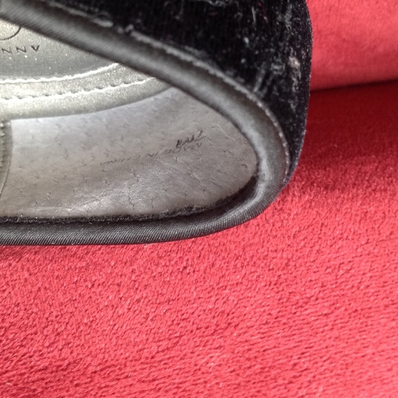 Shoes - Picture 3 of 4