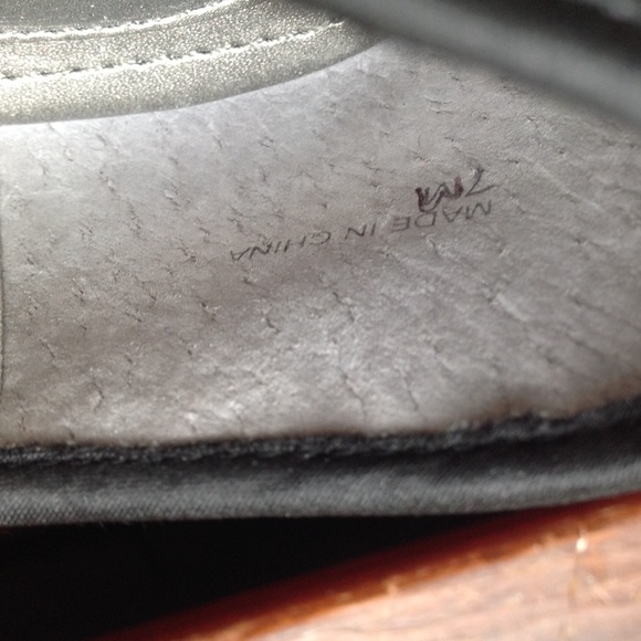 Shoes - Picture 4 of 4