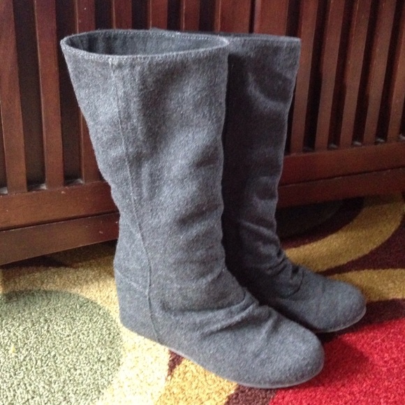 Grey boots