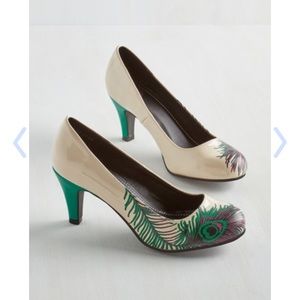 ModCloth Peacock Heels - Size 11