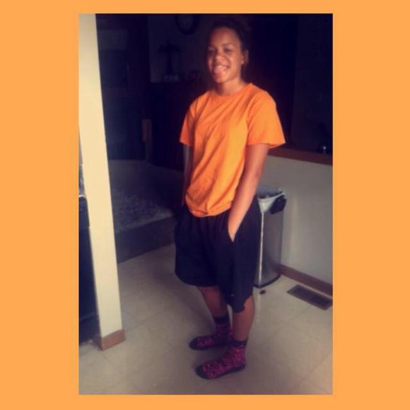 Meet your Posher, Anjaleah - Picture 1 of 1