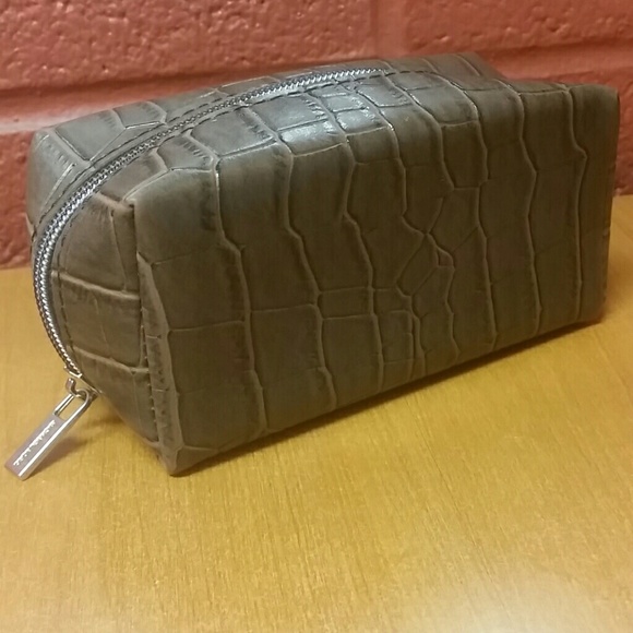 Michael kors sunglass , makeup , brush case